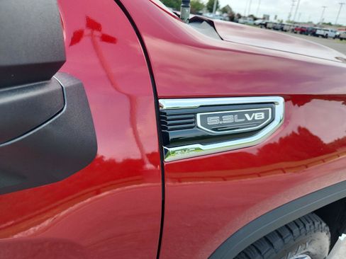 Used 2022 GMC Sierra 1500 SLT w/ SLT Premium Package AWD/4WD image 9