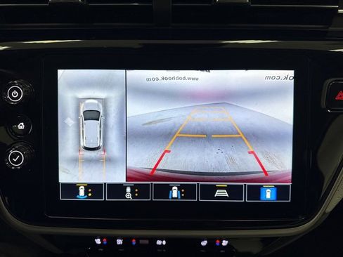 Used 2022 Chevrolet Bolt EUV Premier w/ Sun & Sound Package image 17