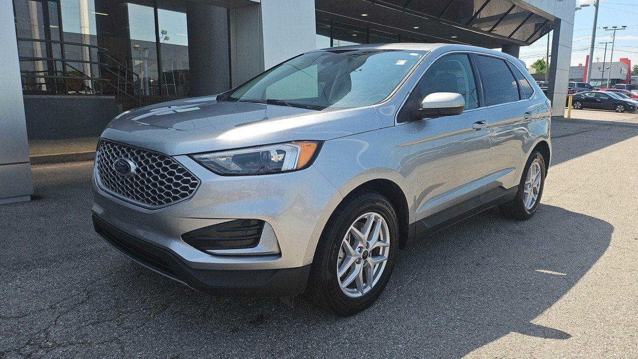 Used 2024 Ford Edge SEL AWD/4WD image 8