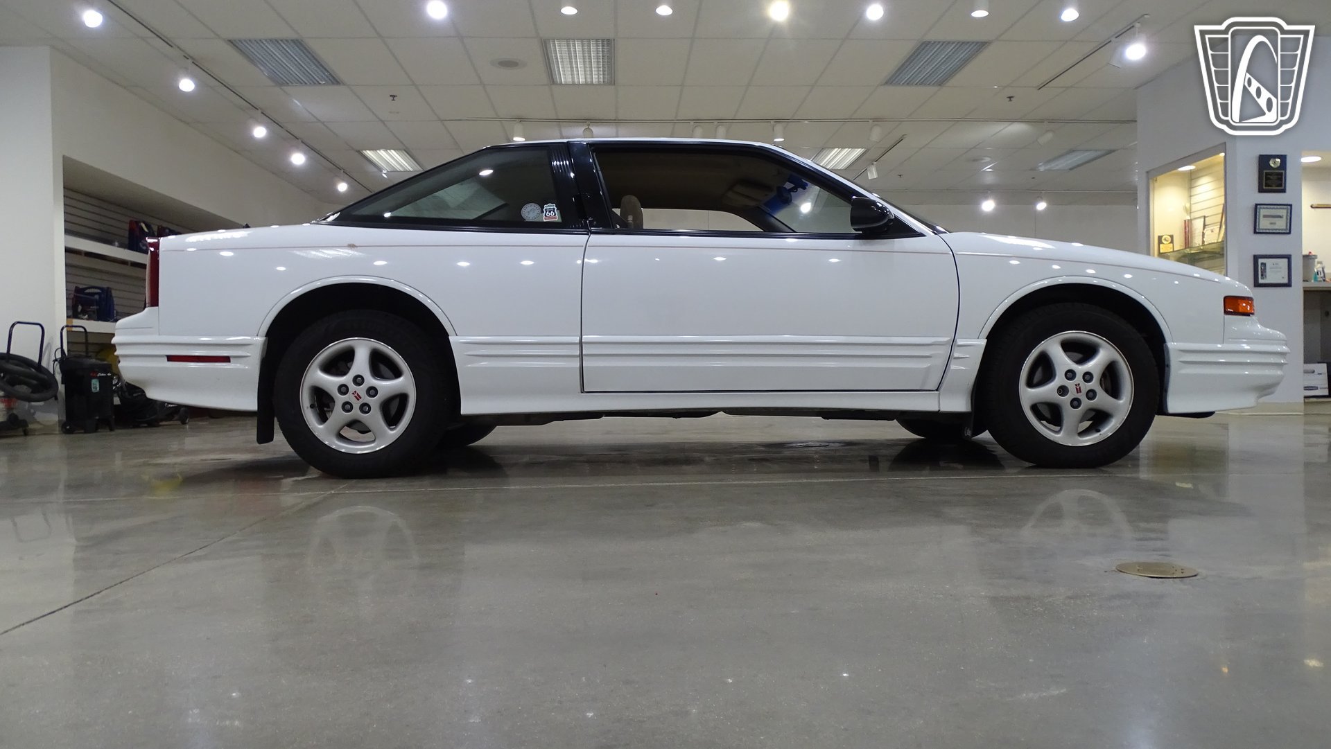 Used 1997 Oldsmobile Cutlass Supreme SL FWD image 19