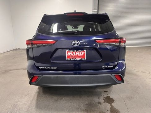 Used 2023 Toyota Highlander L image 4