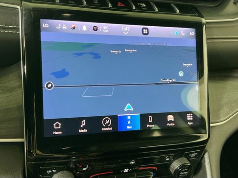 Used 2023 Jeep Grand Cherokee Limited AWD/4WD image 13