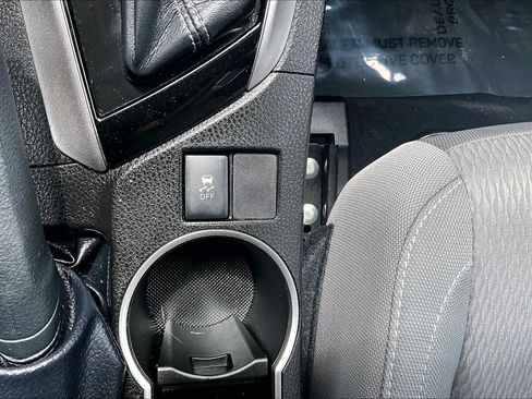 Used 2014 Toyota Corolla LE FWD image 35