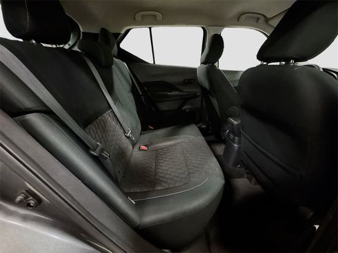 Used 2021 Nissan Kicks S image 30
