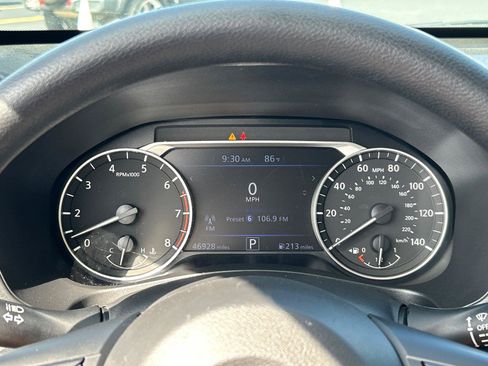 Used 2025 Nissan Altima 2.5 SV FWD image 25