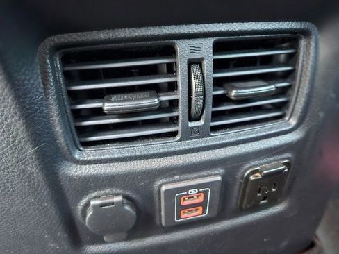 Certified 2024 Nissan Titan SV w/ SV Convenience Package image 29