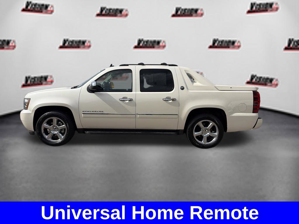 Used 2013 Chevrolet Avalanche LTZ AWD/4WD image 9