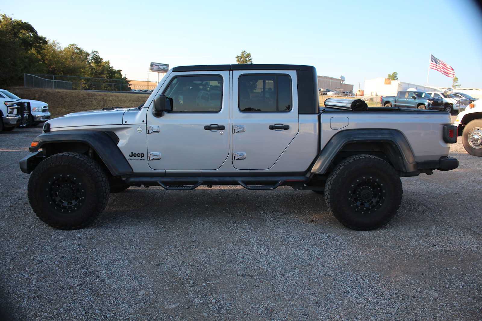 Used 2020 Jeep Gladiator Sport w/ Quick Order Package 24S AWD/4WD image 3