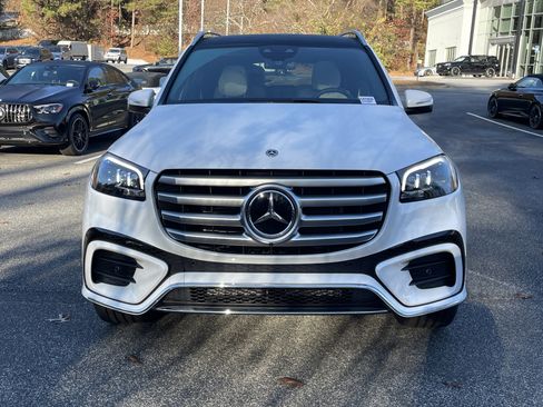 New 2026 Mercedes-Benz GLS 580 4MATIC image 3