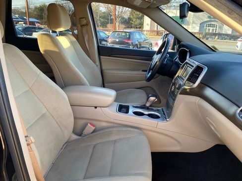 Used 2016 Jeep Grand Cherokee Laredo w/ Quick Order Package 23E image 17