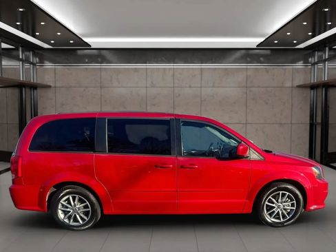 Used 2014 Dodge Grand Caravan R/T image 10
