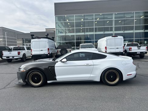 Used 2018 Ford Mustang GT image 2