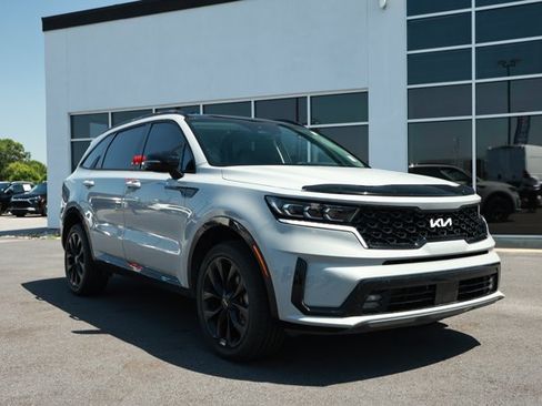 Used 2023 Kia Sorento SX AWD/4WD image 3