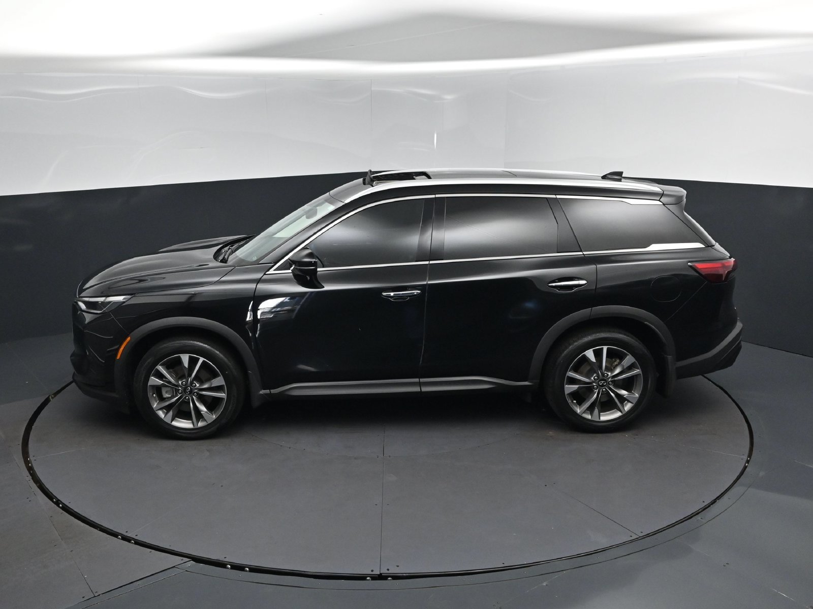 Certified 2023 INFINITI QX60 Luxe w/ Cargo Package AWD/4WD image 32