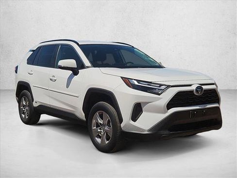Used 2024 Toyota RAV4 LE AWD/4WD image 3