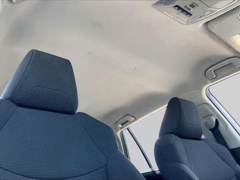 Used 2020 Toyota RAV4 LE FWD image 14