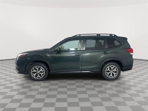 Used 2024 Subaru Forester Premium image 4