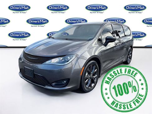 Used 2019 Chrysler Pacifica Touring Plus w/ S Appearance Package image 3