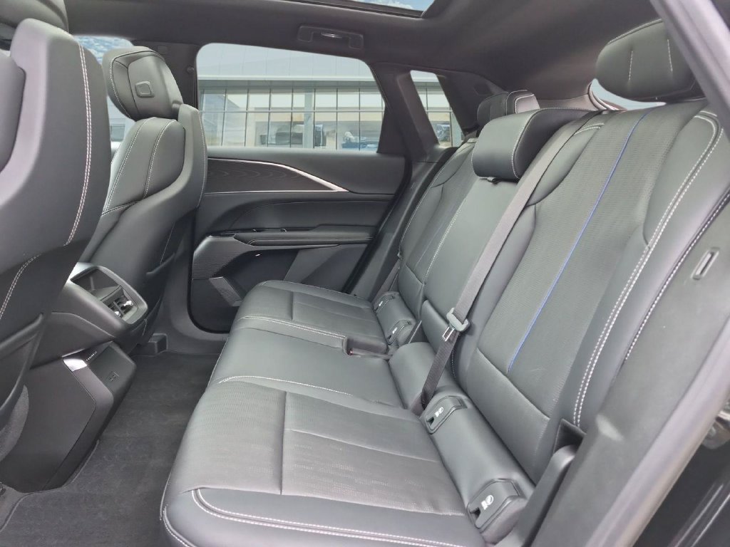Certified 2024 Cadillac Lyriq Sport AWD/4WD image 15