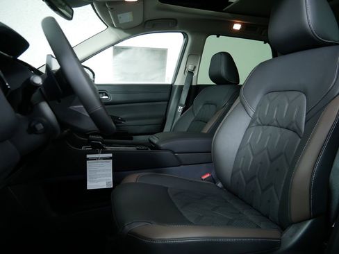 New 2026 Nissan Pathfinder Platinum AWD/4WD image 15