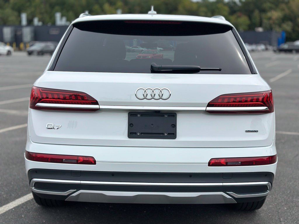 Used 2023 Audi Q7 2.0T Premium w/ Convenience Package AWD/4WD image 5