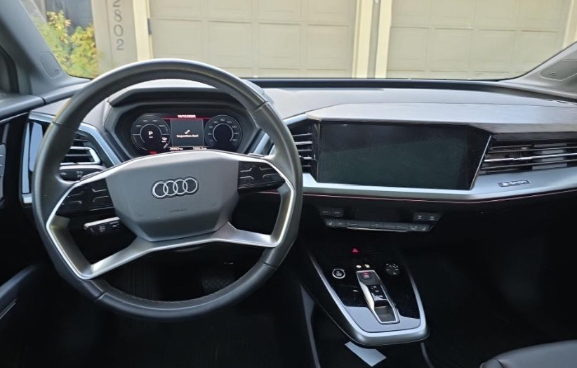 Used 2023 Audi Q4 e-tron Premium Plus AWD/4WD image 4