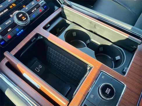 Used 2024 Lincoln Navigator Reserve image 33