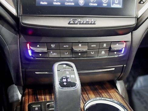 Used 2019 Maserati Ghibli S GranLusso image 24