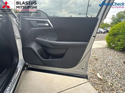 Used 2022 Mitsubishi Outlander ES AWD/4WD image 41