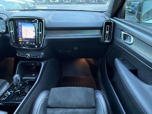 Used 2020 Volvo XC40 T5 R-Design image 35