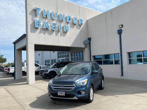 Used 2018 Ford Escape SE FWD image 1