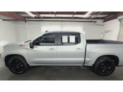 Used 2022 Chevrolet Silverado 1500 RST w/ LPO, Blackout Package AWD/4WD image 5