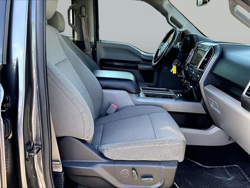 Used 2016 Ford F150 XLT w/ Equipment Group 302A Luxury AWD/4WD image 9