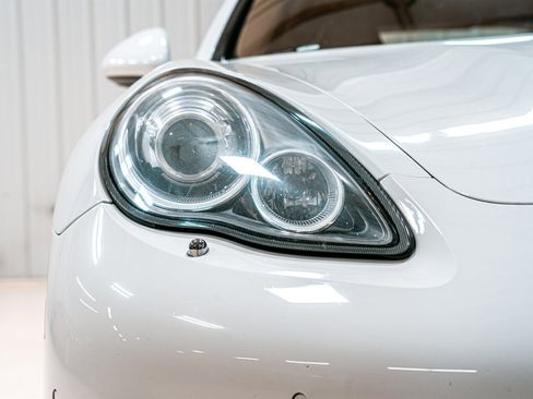 Used 2013 Porsche Panamera 4S image 12