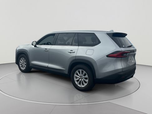 Used 2025 Toyota Grand Highlander FWD image 3