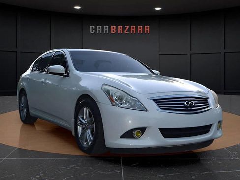 Used 2013 INFINITI G37 Journey w/ Premium Pkg image 11