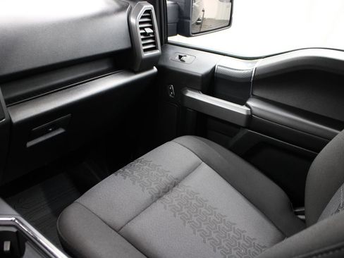 Used 2018 Ford F150 XLT w/ Equipment Group 302A Luxury AWD/4WD image 26