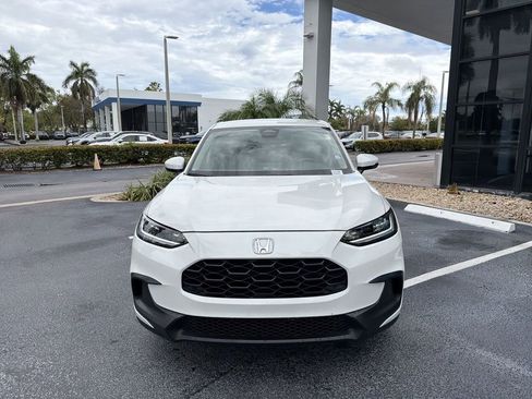 Certified 2025 Honda HR-V LX image 3