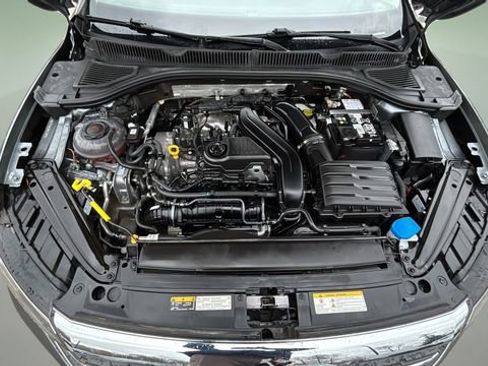 Used 2024 Volkswagen Jetta SE image 33