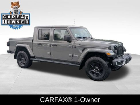 Used 2020 Jeep Gladiator Overland AWD/4WD image 2