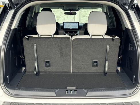 New 2026 Ford Explorer Active w/ Active Comfort Package image 16