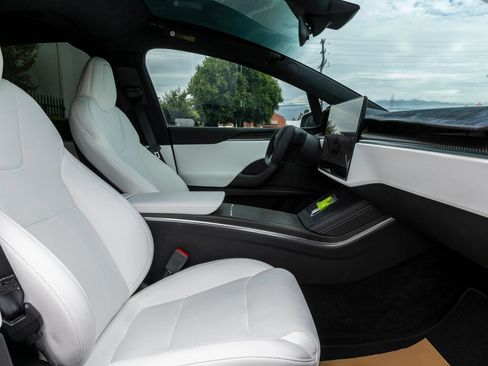 Used 2023 Tesla Model X AWD/4WD image 16