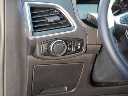 Used 2024 Ford Edge SEL w/ Convenience Package image 17