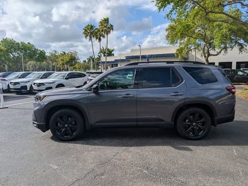 Used 2025 Honda Pilot Black Edition image 8
