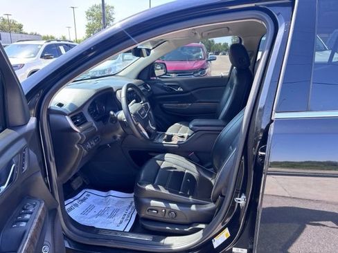Used 2023 GMC Acadia Denali w/ Denali Technology Package AWD/4WD image 16