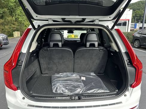 Used 2024 Volvo XC90 B5 Plus w/ Protection Package Premier AWD/4WD image 24
