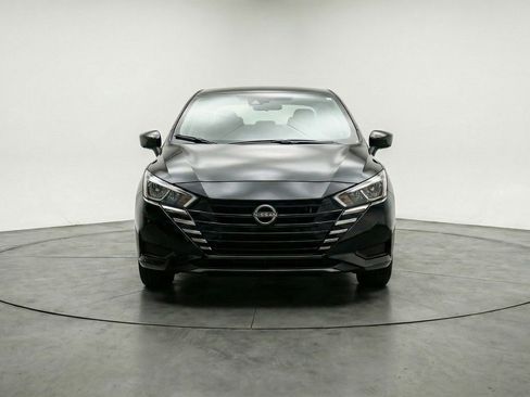 Used 2025 Nissan Versa SV FWD image 2