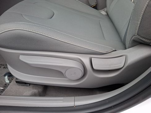 Certified 2024 Hyundai Elantra SEL FWD image 14