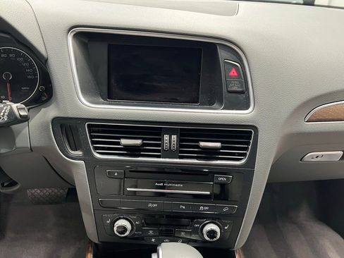 Used 2013 Audi Q5 3.0T Prestige image 42