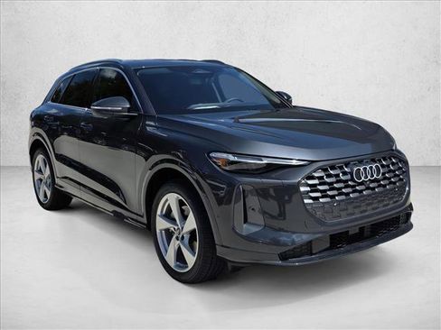 New 2025 Audi Q5 Prestige image 3